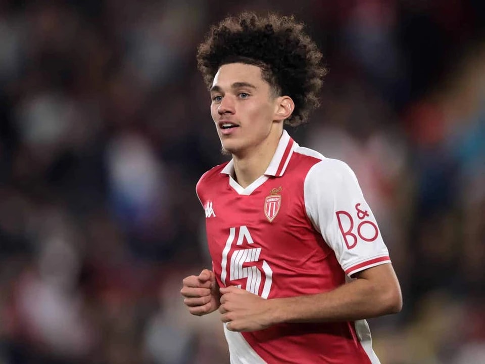 普莱滕贝格, 曼城加入对, 阿克利乌什