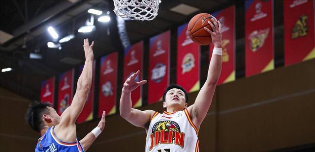 上个赛季辽, 锋线的补强, src